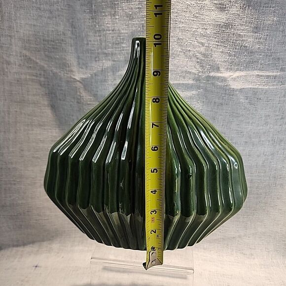 Bold Modern Green Vase Dramatic Bottle 10.5" Tall X 11" Wide x 3" Deep - Picture 12 of 15